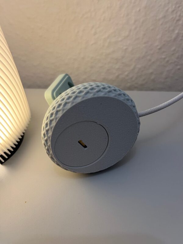 Retor AppleWatch charger stand (iMac inspired) - Image 4